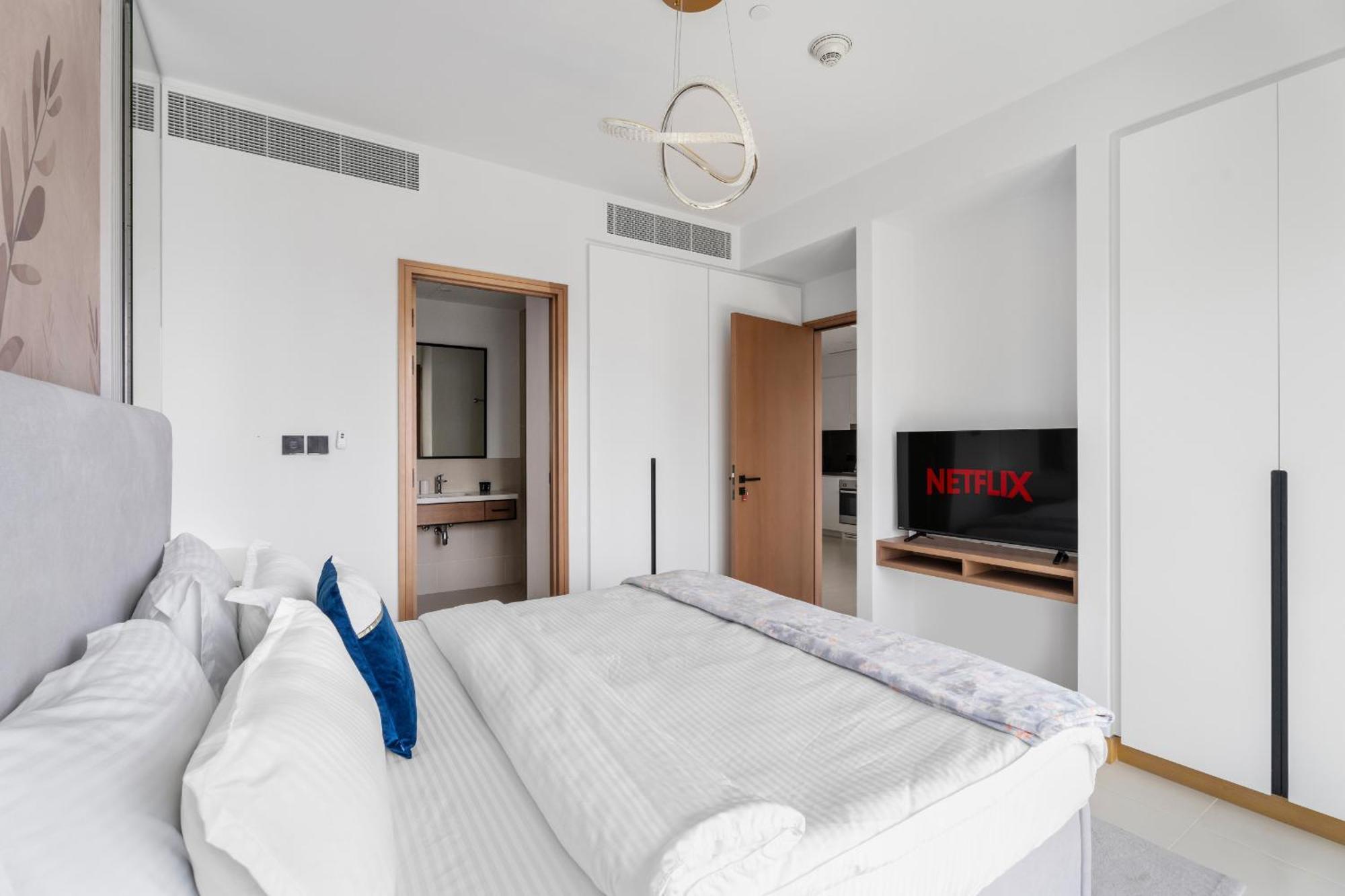 Vayk - Sleek & Stylish 1Br In Vida Dubai Marina Apartment